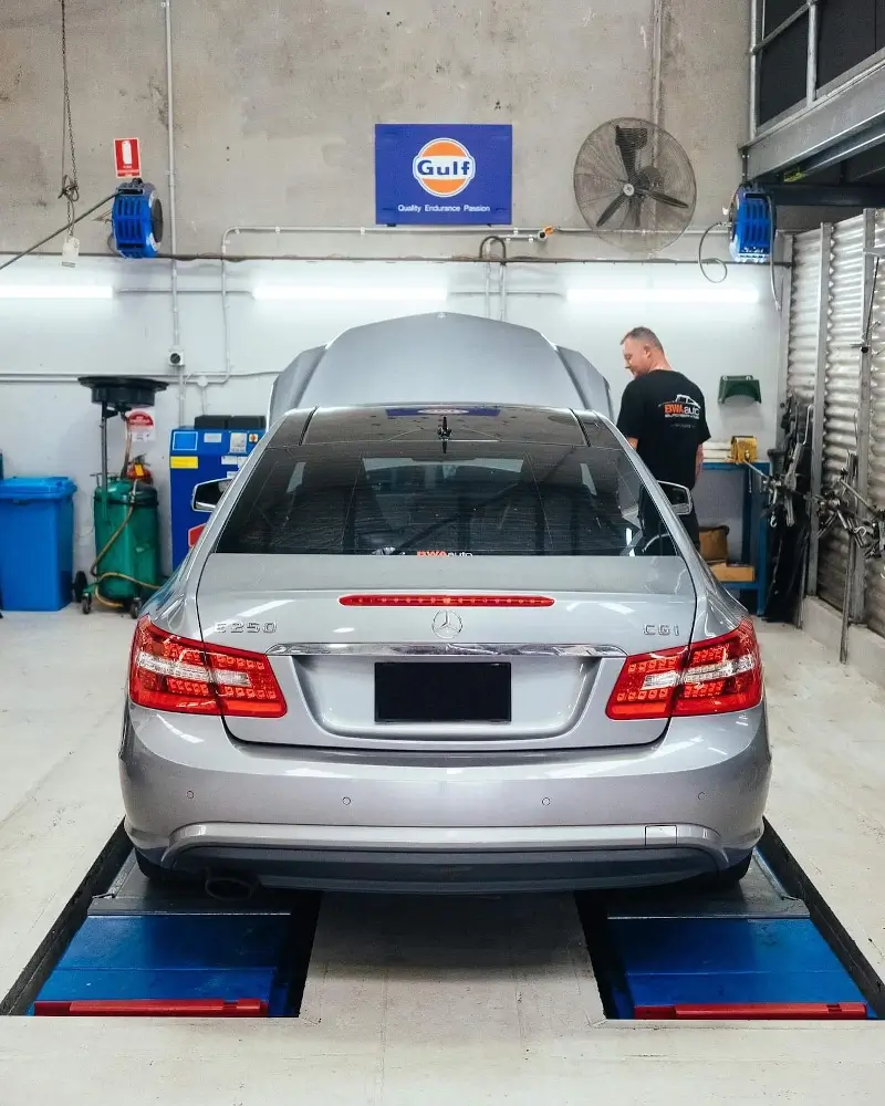 Mercedes E250 Service