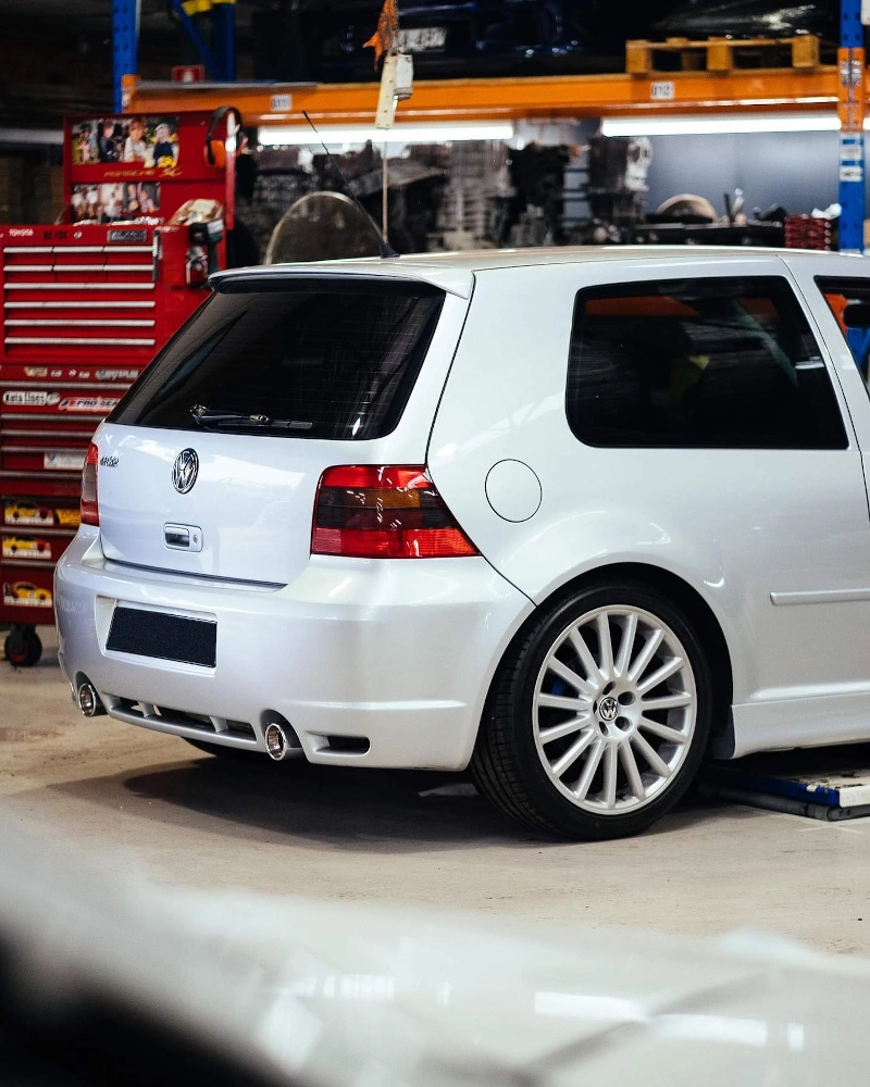 Volkswagen Mk4 R32 Golf